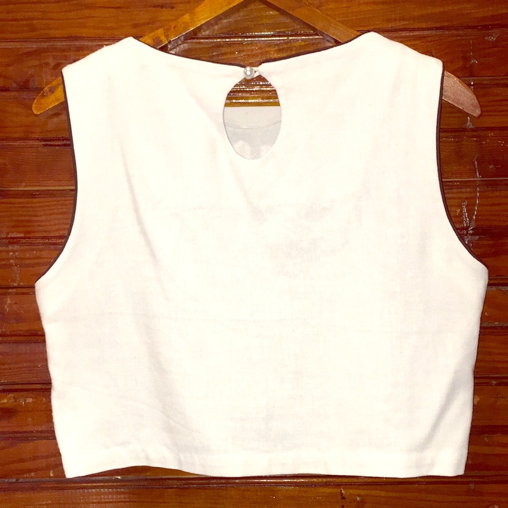 Gorgeous Top with Pearl Button - Picture 4 of 4